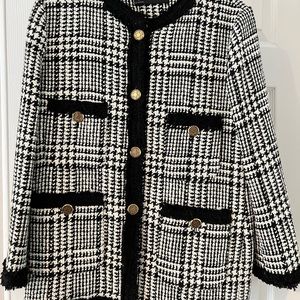 Zara Woman from London. Black and white houndstooth jacket